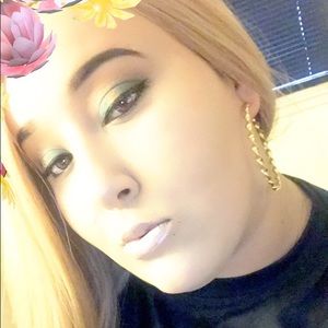 Meet your Posher, Hillary